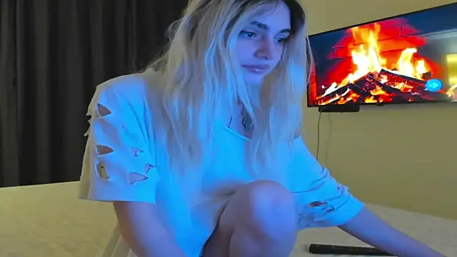 Lesyalisss online show from April 15, 11:05 pm