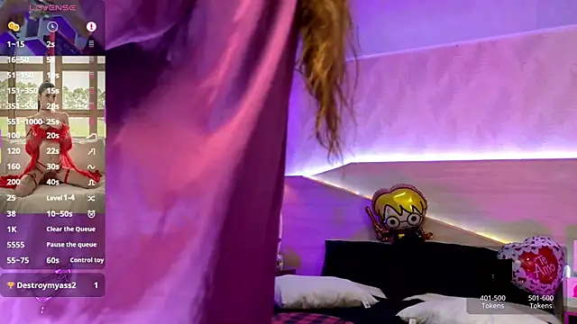 kylliefox  online show from November 18, 3:04 pm