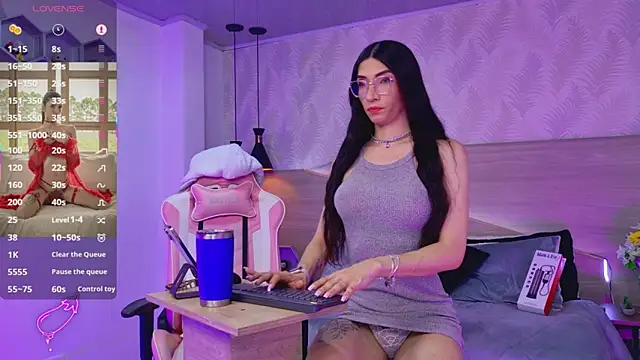 Snapshot of kylliefox_ chatting on May 20, 1:30 pm kylliefox online show from May 20, 1:30 pm