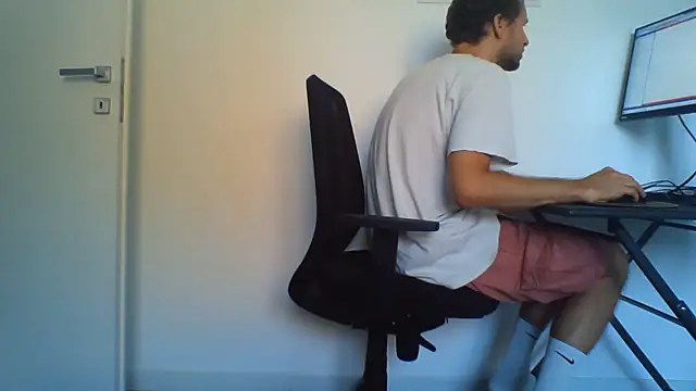 Snapshot of andre_italy chatting on July 14, 9:58 am andre italy online show from July 14, 9:58 am