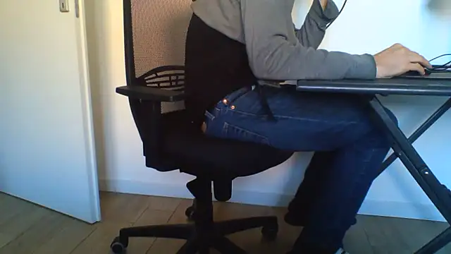 andre italy online show from March 30, 9:11 am