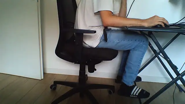 Snapshot of andre_italy chatting on May 4, 3:48 pm andre italy online show from May 4, 3:48 pm