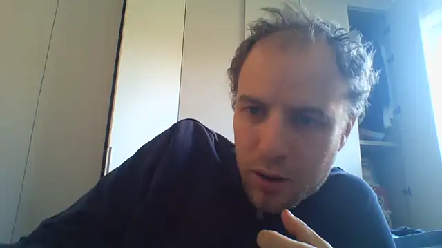 Snapshot of andre_italy chatting on February 22, 10:39 am andre italy online show from February 22, 10:39 am