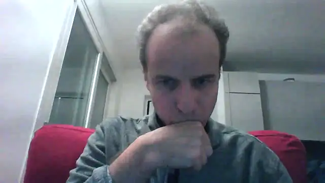 Snapshot of andre_italy chatting on February 1, 10:41 pm andre italy online show from February 1, 10:41 pm