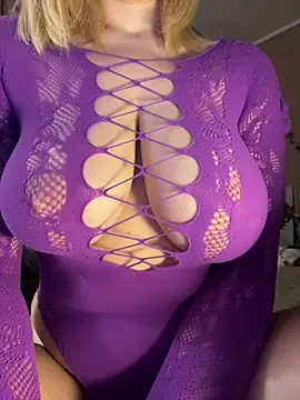 Best-B00bs online show from December 19, 10:01 pm