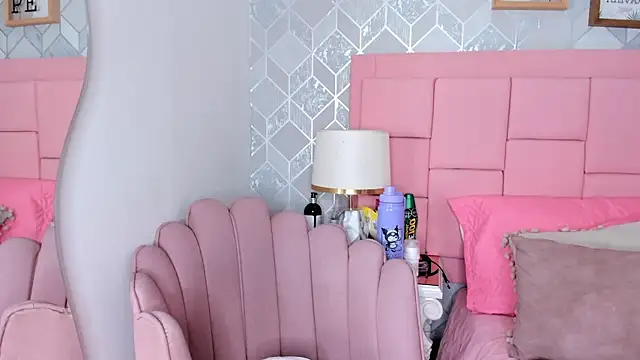 Snapshot of dolly_kitter chatting on February 23, 11:44 am dolly kitter online show from February 23, 11:44 am