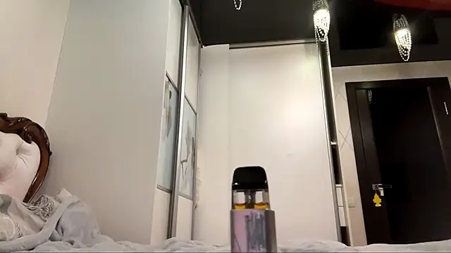 KatheyMichelfelder online show from February 10, 3:33 pm