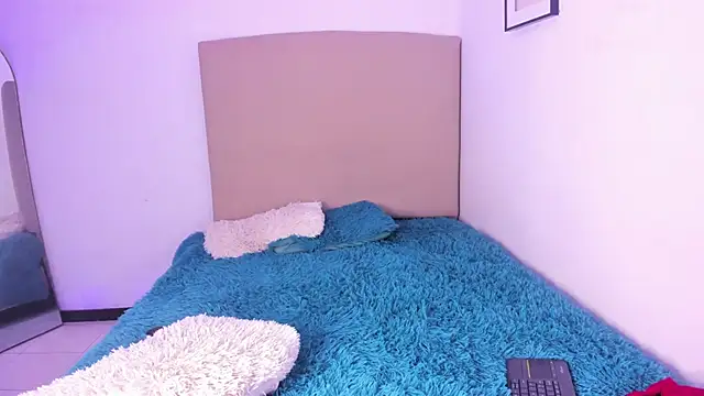 im tiffany  online show from February 27, 4:12 am