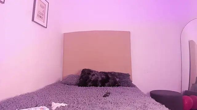 im tiffany  online show from February 12, 4:23 am