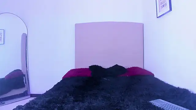 im tiffany  online show from February 19, 5:04 am