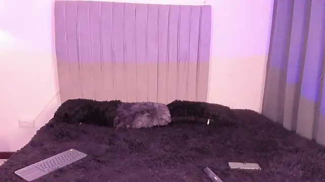 im tiffany  online show from March 2, 4:35 am