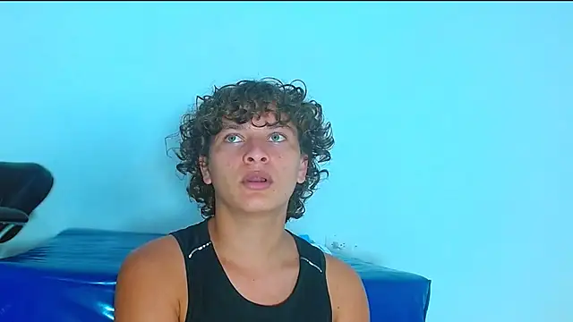 arielnoir6958 online show from March 15, 9:44 pm