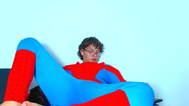 arielnoir6958 online show from April 4, 11:55 pm