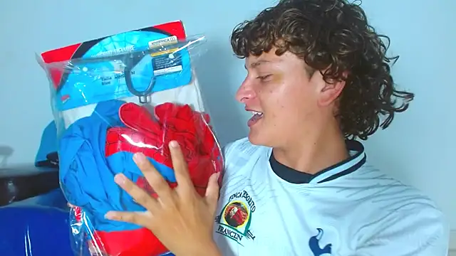 arielnoir6958 online show from March 23, 11:37 pm