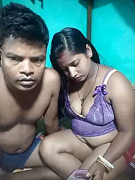 Snapshot of Your_deshibhabi25years chatting on June 6, 10:48 pm Your deshibhabi25years online show from June 6, 10:48 pm