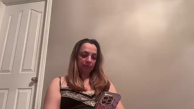 Snapshot of ShyFlameLive chatting on March 1, 2:11 am ShyFlameLive online show from March 1, 2:11 am