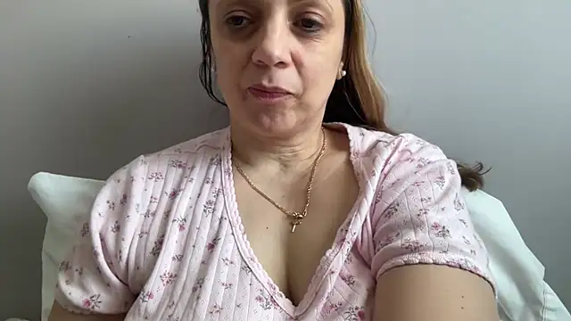 Snapshot of ShyFlameLive chatting on February 26, 5:13 pm ShyFlameLive online show from February 26, 5:13 pm