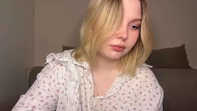 Ophelia Ritz online show from March 31, 10:01 pm