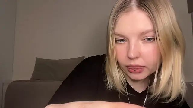 Ophelia Ritz online show from April 5, 10:27 pm