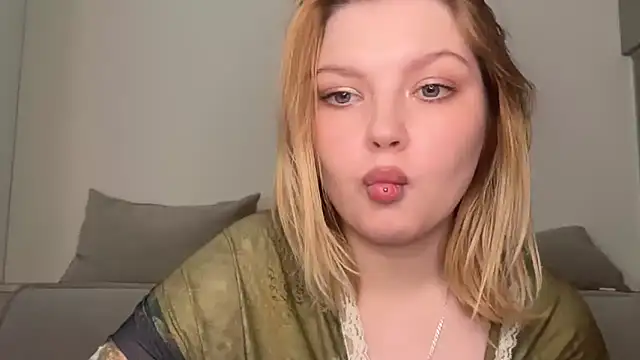 Ophelia Ritz online show from July 1, 6:47 am