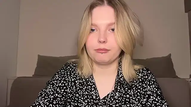 Ophelia Ritz online show from April 6, 11:17 pm