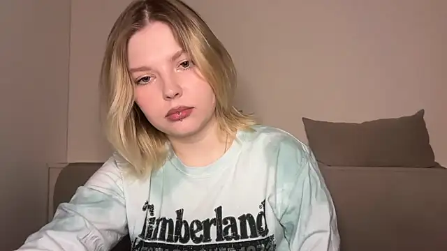 Ophelia Ritz online show from April 4, 10:27 pm