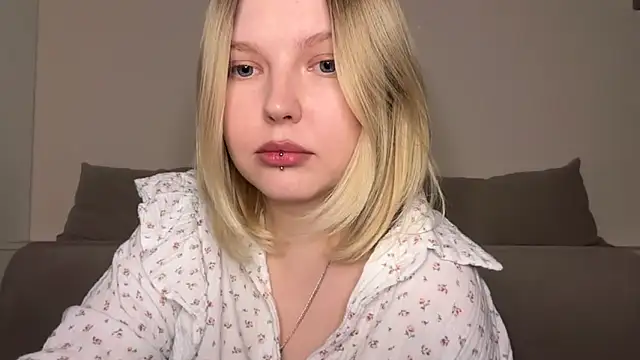 Ophelia Ritz online show from April 13, 11:31 pm