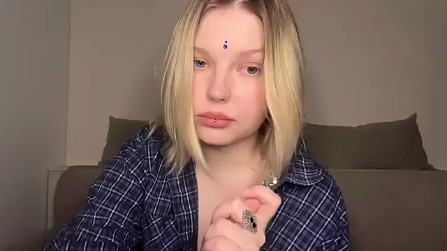 Ophelia Ritz online show from April 10, 9:44 pm