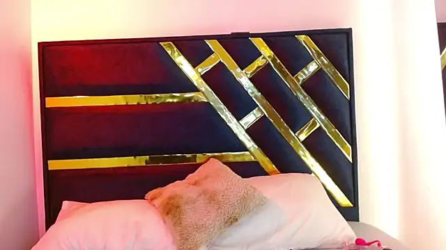 Iris bloom69 online show from March 9, 12:52 pm