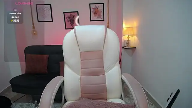 Snapshot of adhara_11 chatting on February 13, 10:32 pm adhara 11 online show from February 13, 10:32 pm