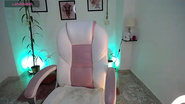 Snapshot of adhara_11 chatting on March 2, 11:00 pm adhara 11 online show from March 2, 11:00 pm