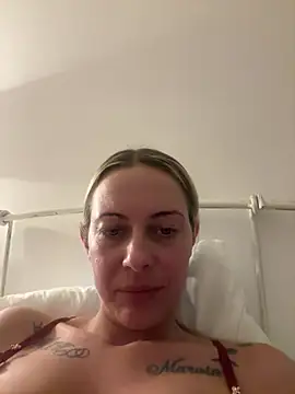 Snapshot of SophieSchmidt chatting on February 14, 7:25 pm SophieSchmidt online show from February 14, 7:25 pm