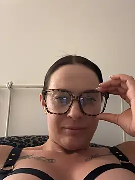 SophieSchmidt online show from April 10, 6:37 pm