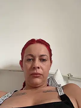 Snapshot of SophieSchmidt chatting on February 23, 8:37 am SophieSchmidt online show from February 23, 8:37 am