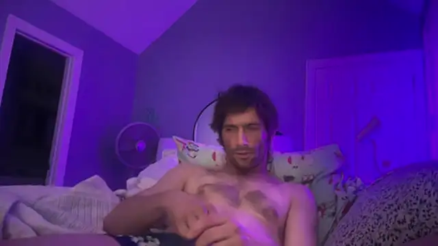 TrndSettr online show from April 8, 11:28 pm