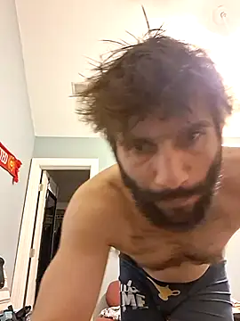 Snapshot of TrndSettr chatting on February 10, 11:48 pm TrndSettr online show from February 10, 11:48 pm