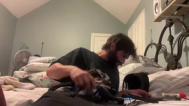 TrndSettr online show from March 24, 3:06 am