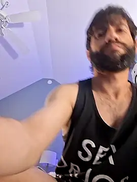 Snapshot of TrndSettr chatting on February 19, 10:45 am TrndSettr online show from February 19, 10:45 am