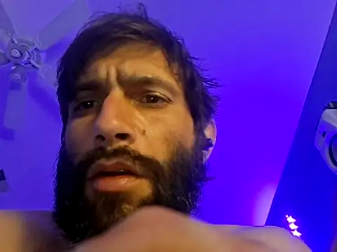 TrndSettr online show from March 4, 6:21 am