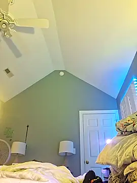 Snapshot of TrndSettr chatting on February 13, 12:21 am TrndSettr online show from February 13, 12:21 am