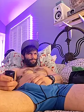 Snapshot of TrndSettr chatting on February 18, 10:22 am TrndSettr online show from February 18, 10:22 am