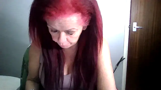 Forbidden-Irish-x online show from April 3, 9:10 pm