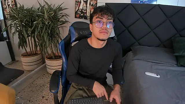 kai storn online show from March 7, 11:27 am