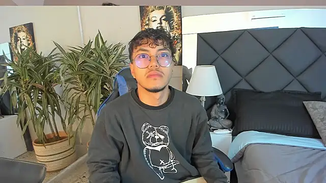 kai storn online show from April 3, 11:16 am