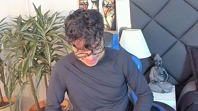 kai storn online show from April 12, 11:46 am