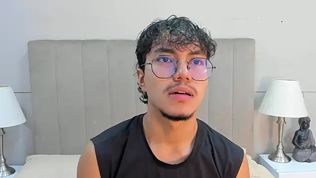 Snapshot of kai_storn chatting on June 20, 11:26 am kai storn online show from June 20, 11:26 am