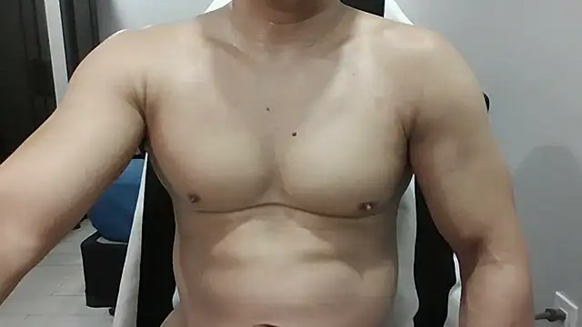 Snapshot of kinky_tony12345 chatting on February 15, 8:41 pm kinky tony12345 online show from February 15, 8:41 pm