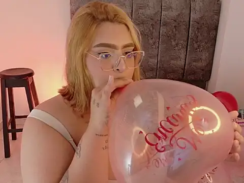 missevans online show from February 4, 7:31 pm