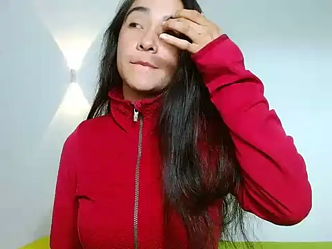 sensualstryp online show from March 10, 2:04 am