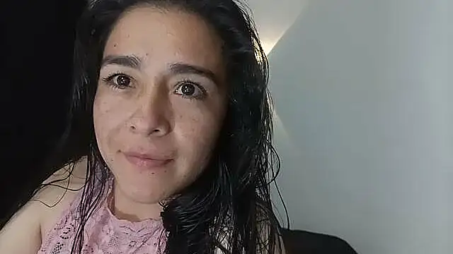 sensualstryp online show from April 5, 1:34 am